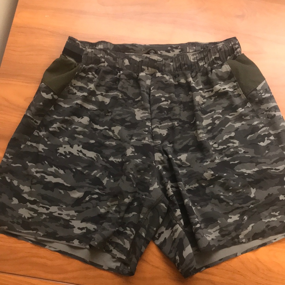 Men’s Camo lined Shorts